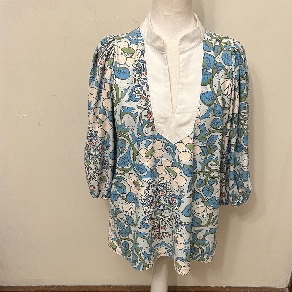 Smith & Quinn Floral V-Neck Blouse - Blue and White Size M EUC